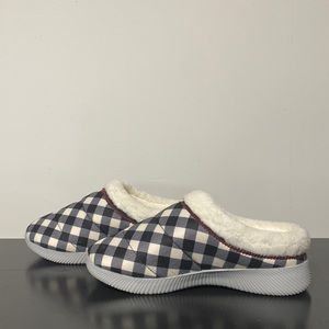 NWT Womens ultra light slip on clog rubber sole slipper house shoes Lands End